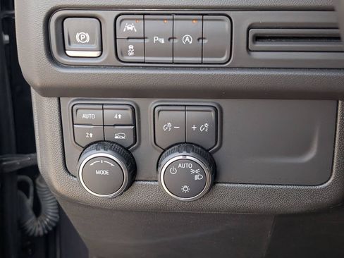 Used 2024 Chevrolet Tahoe LT AWD/4WD image 23