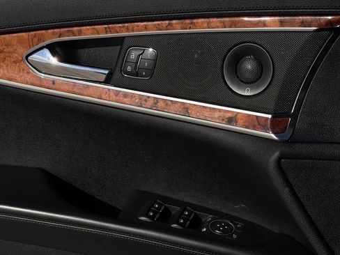 Used 2020 Lincoln Nautilus Reserve image 22