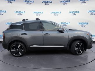 Used 2025 Nissan Kicks SR FWD video 3