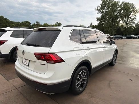 Used 2020 Volkswagen Tiguan SE AWD/4WD image 3