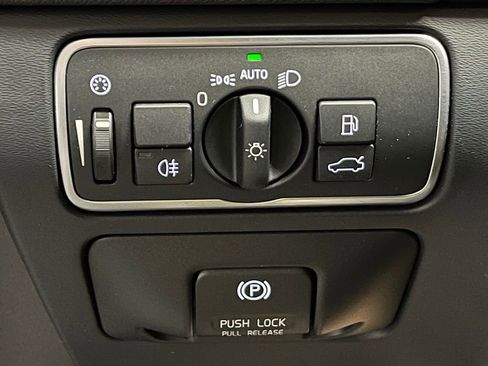 Used 2014 Volvo S60 T5 FWD image 14