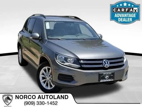 Used 2018 Volkswagen Tiguan Limited w/ Premium Package FWD image 1