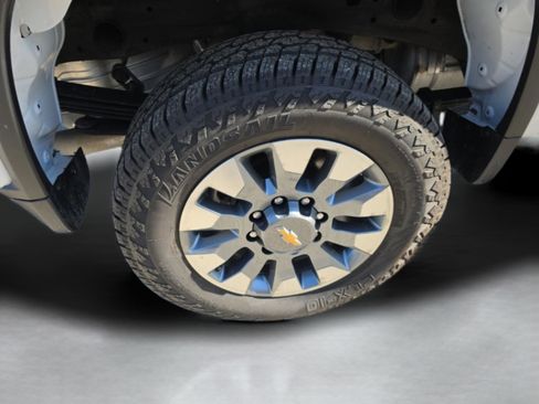 Used 2023 Chevrolet Silverado 2500 Custom w/ Custom Convenience Package AWD/4WD image 11