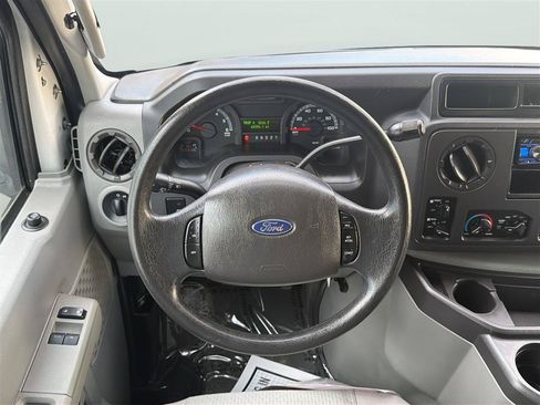 Used 2010 Ford E-350 and Econoline 350 XL RWD image 23