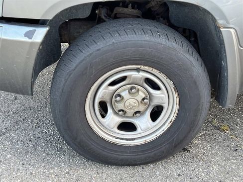 Used 2005 Dodge Dakota ST image 16