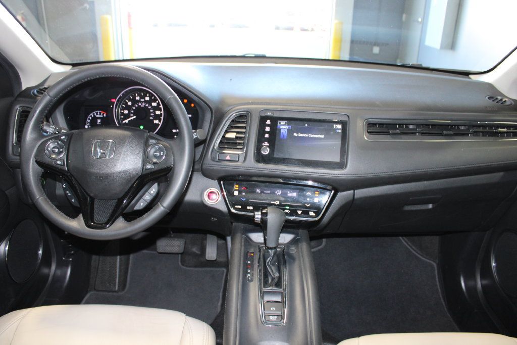Used 2019 Honda HR-V Touring image 12
