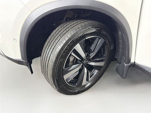 Used 2023 Nissan Rogue Platinum w/ Platinum Premium Package AWD/4WD image 37