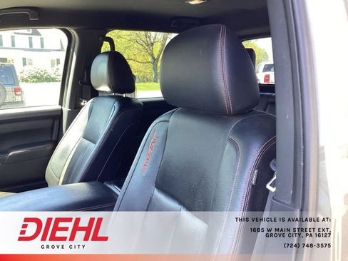 Used 2021 Nissan Titan PRO-4X w/ Pro-4x Convenience Package AWD/4WD image 18