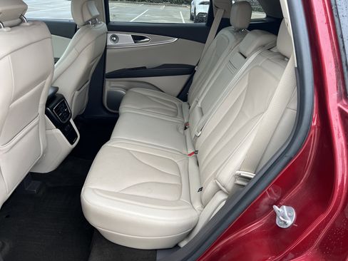 Used 2019 Lincoln Nautilus Reserve w/ Ultimate Package image 16