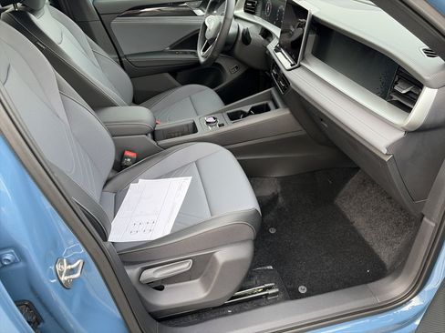 New 2026 Volkswagen Tiguan SE R-Line image 23