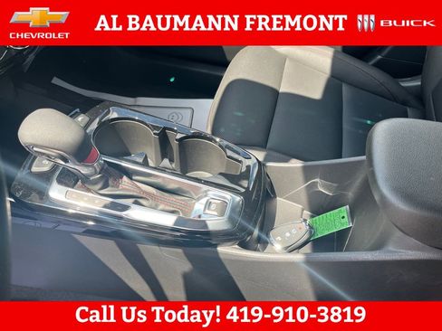 Used 2025 Chevrolet Trax RS w/ Driver Confidence Package FWD image 24