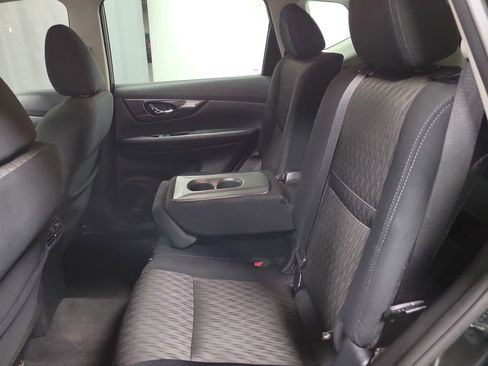 Used 2018 Nissan Rogue SV image 22