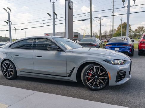 Used 2025 BMW M440i w/ Premium Package image 11