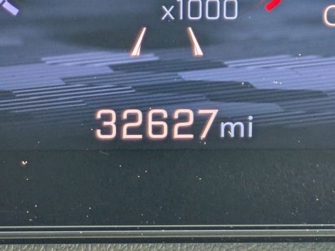 Used 2025 Chevrolet Traverse LT image 24