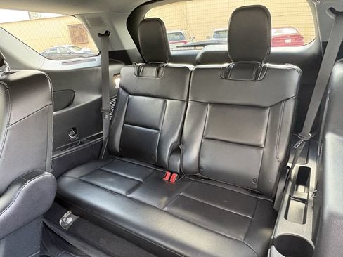 Used 2022 Ford Explorer Limited w/ Equipment Group 301A RWD image 28