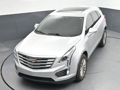 Used 2018 Cadillac XT5 Luxury w/ Driver Awareness Package image 31