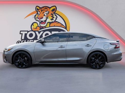 Used 2023 Nissan Maxima SR w/ Sport Mat Group image 8