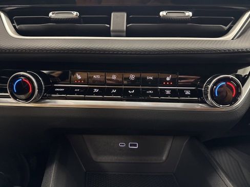 New 2026 Chevrolet Equinox LT w/ Convenience Package II image 19