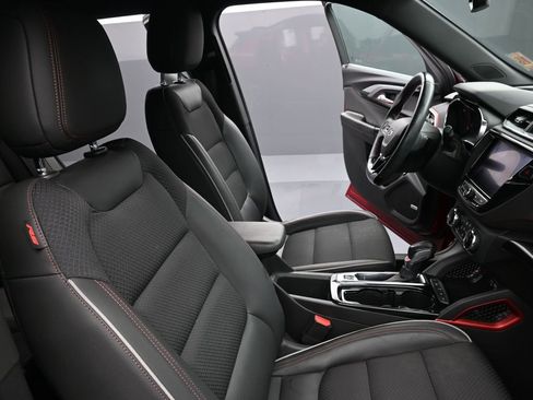 Used 2021 Chevrolet TrailBlazer RS w/ Sun and Liftgate Package image 16