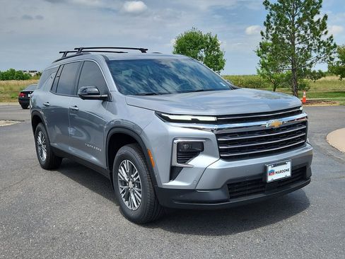 New 2025 Chevrolet Traverse LT w/ Enhanced Driving Package image 4