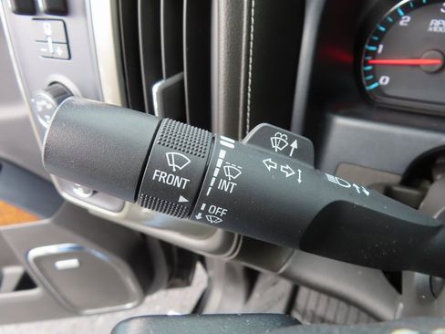 Used 2018 Chevrolet Silverado 1500 High Country image 26