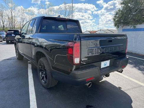 Certified 2024 Honda Ridgeline Black Edition image 3