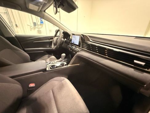 Used 2025 Toyota Camry LE FWD image 27