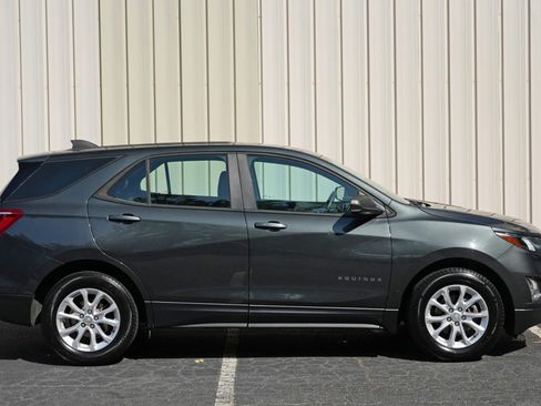 Used 2020 Chevrolet Equinox LS FWD image 45