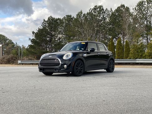 Used 2018 MINI Cooper S image 14