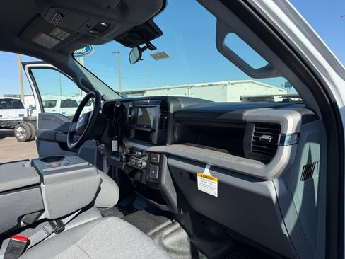 New 2026 Ford F550 4x4 Supercab Super Duty image 17