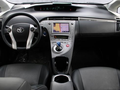 Used 2015 Toyota Prius Prime Advanced image 2