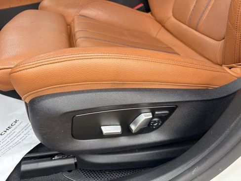 Used 2018 BMW 640i Gran Turismo xDrive image 10