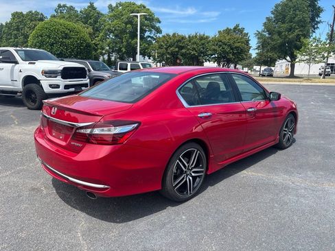 Used 2017 Honda Accord Sport image 7