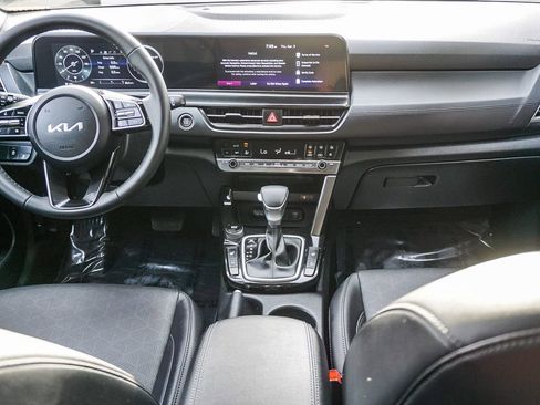 Certified 2024 Kia Seltos EX FWD image 15