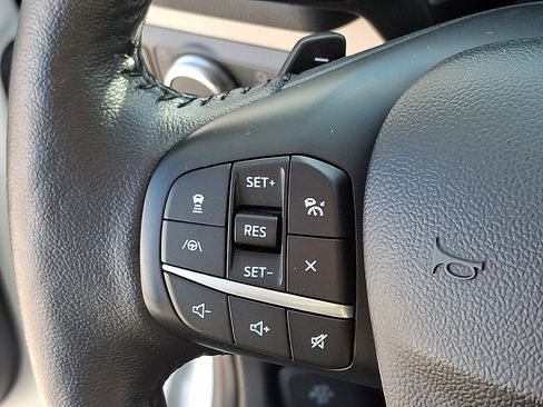 Used 2020 Ford Escape Titanium image 22