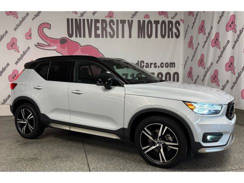 Used 2021 Volvo XC40 T5 R-Design image 4
