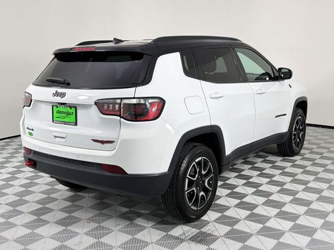 Used 2024 Jeep Compass Trailhawk image 7