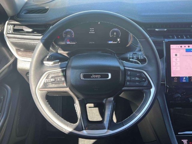 Used 2023 Jeep Grand Cherokee L Limited AWD/4WD image 17