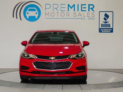 Used 2017 Chevrolet Cruze LT w/ Convenience Package FWD image 20