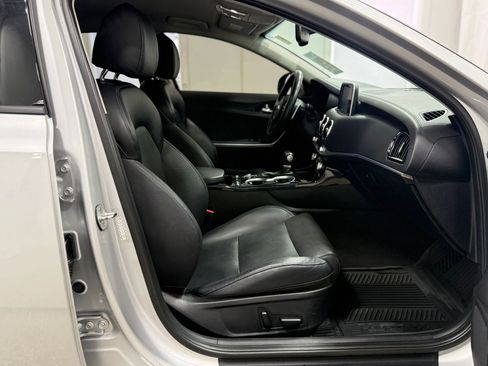 Used 2018 Kia Stinger Sedan 4D image 27