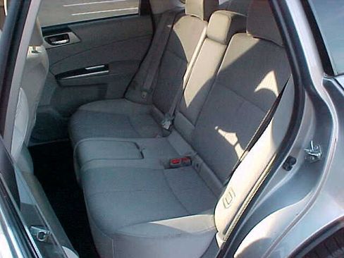 Used 2011 Subaru Forester 2.5X Premium w/ All-Weather Pkg image 10