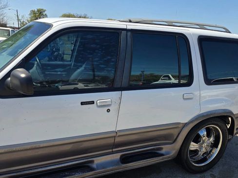 Used 1997 Mercury Mountaineer 2WD image 2