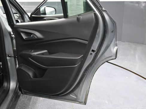Used 2024 Chevrolet Trax LT FWD image 32