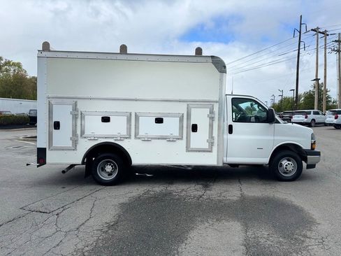 Used 2022 Chevrolet Express 3500 w/ Power Convenience Package RWD image 8