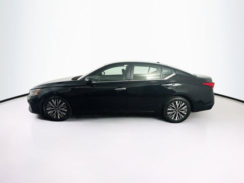 Used 2024 Nissan Altima 2.5 SV image 4