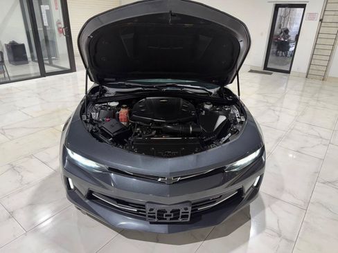 Used 2018 Chevrolet Camaro LT RWD image 4