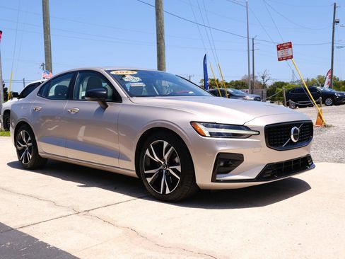 Used 2023 Volvo S60 B5 Core AWD/4WD image 3
