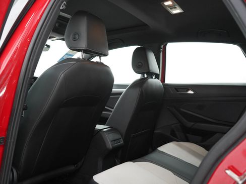 Used 2019 Volkswagen Jetta R-Line w/ R-Line Cold Weather Package FWD image 16
