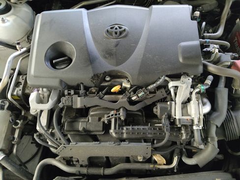 Used 2018 Toyota Camry XLE FWD image 30