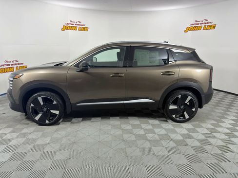 New 2026 Nissan Kicks SR w/ SR Premium Package image 2